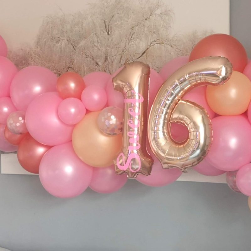 Grab n go balloon garland